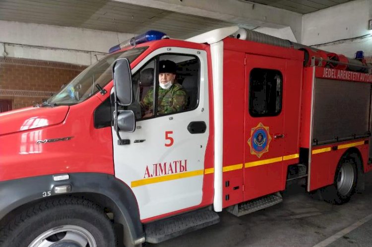 Среди спасателей Алматы более 30 ровесников независимости страны