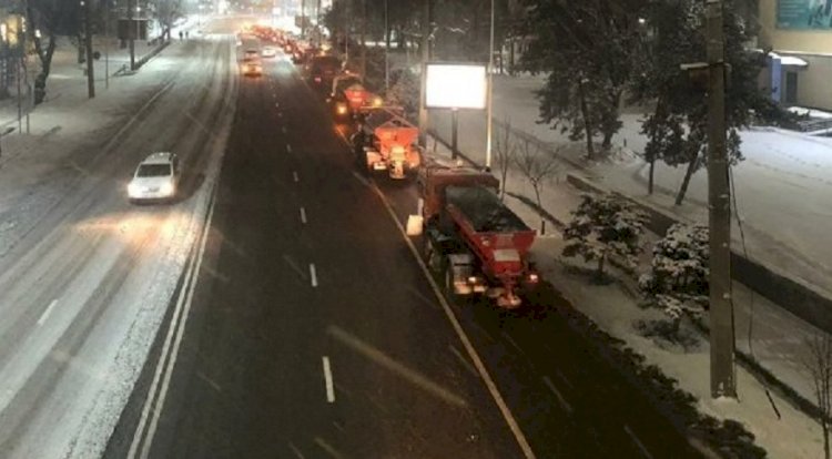 230 кубометров снега вывезено за ночь с улиц Алматы
