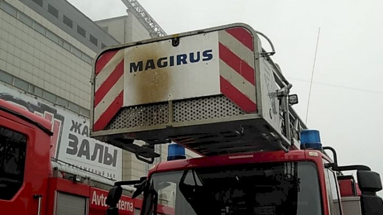 В крупном ТРЦ Алматы горел мебельный склад
