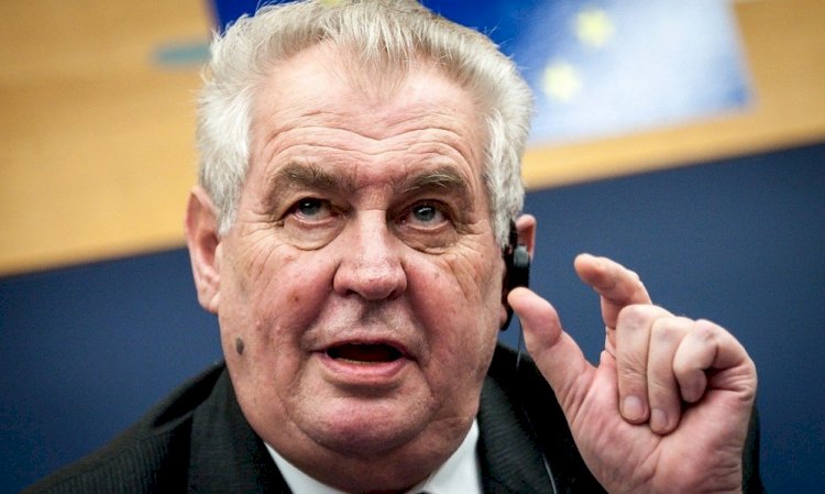 Президент Чехии попросил у Путина вакцину