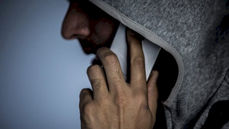 Неизвестный угрожает взорвать 12 школ в Алматы