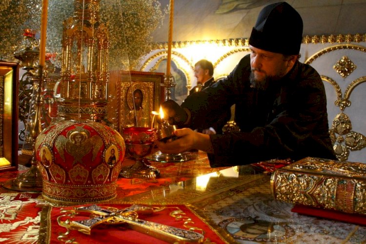 Благодатный огонь доставлен в Алматы