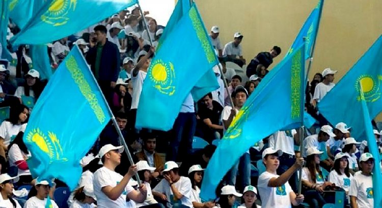 Молодежь этнокультурных центров сняла видеоролик ко Дню государственных символов РК