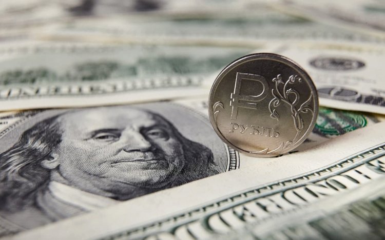 По какому курсу можно продать и купить доллары, евро и рубли в обменниках Алматы