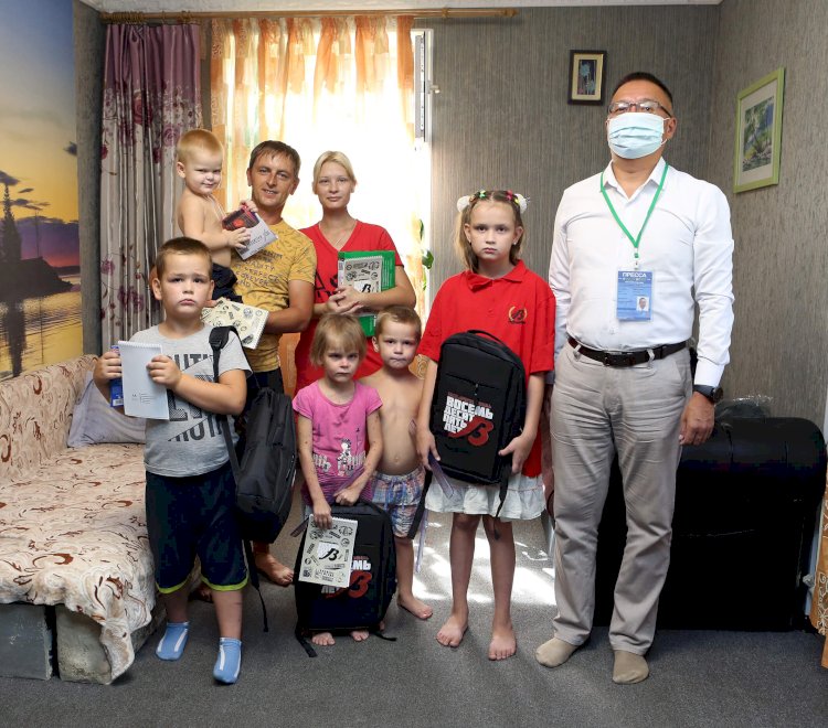 Неравнодушные алматинцы помогают детям из нуждающихся семей собраться в школу