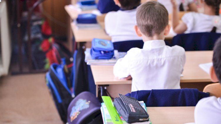 Куда родителям школьников обращаться с жалобами и вопросами – список контактов