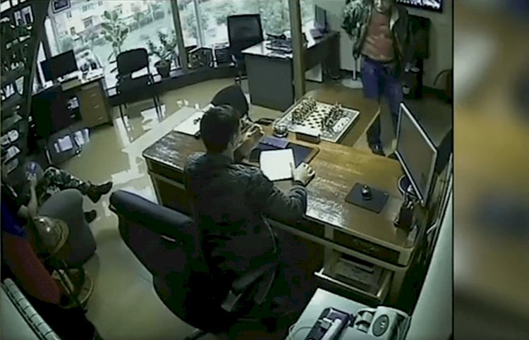 Два выстрела в упор и мимо – видео с киллером-неудачником обсуждают в соцсетях