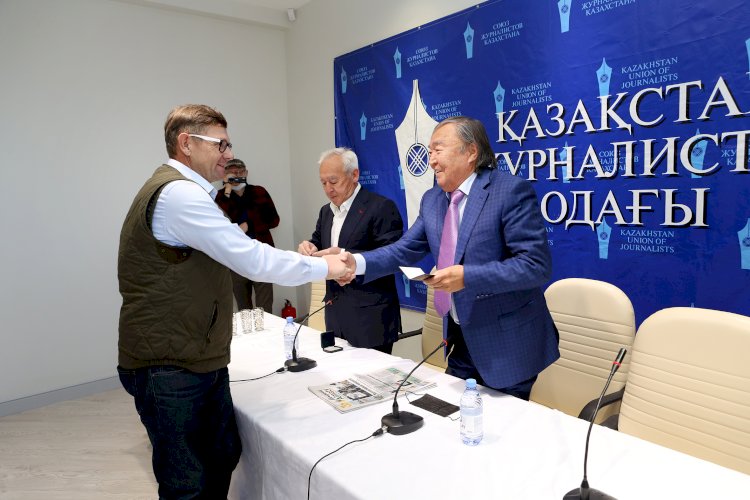 В Алматы почтили память ушедших из жизни журналистов