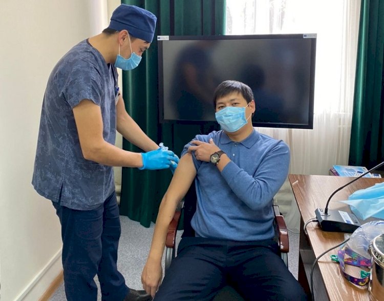 Алматинцы младше 18 смогут получать паспорта вакцинации