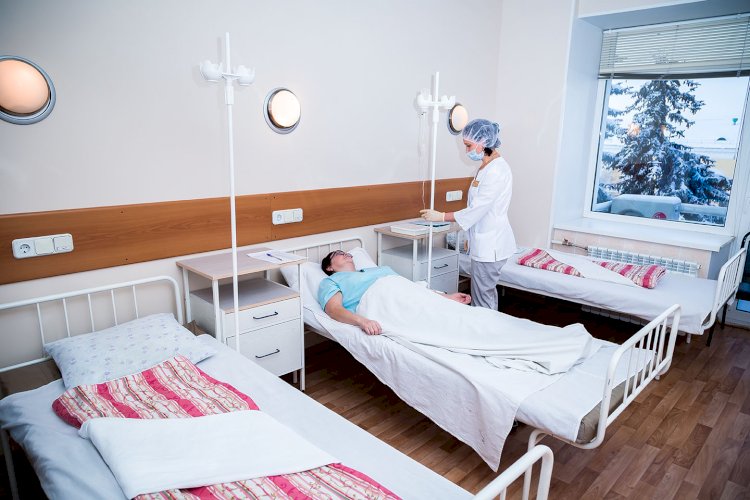 В стационарах Алматы с диагнозом КВИ находятся 932 человека