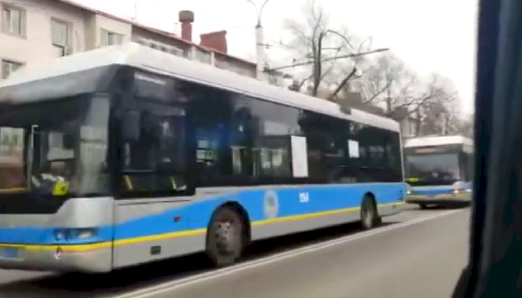 В Алматы встали троллейбусы из-за отключения электричества