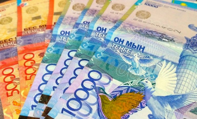 Расходы казахстанцев выросли на 15 процентов за год