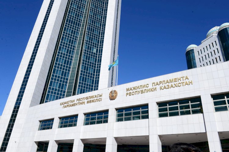 Мажилисмены РК встретились с родными задержанных во время беспорядков в Алматы