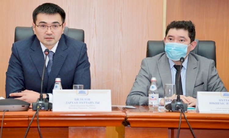 Ректор Abai University ответил на вопросы студентов и выслушал их предложения