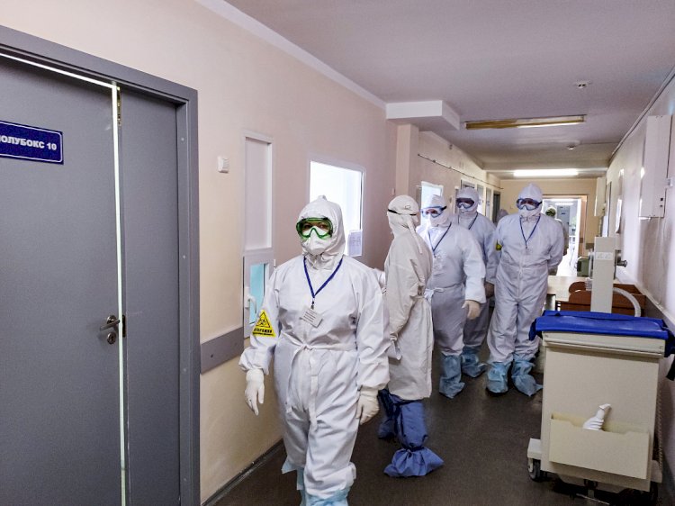 В стационарах Алматы с диагнозом КВИ находятся 353 человека