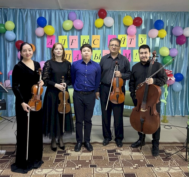 Звезды GATOB QUARTET порадовали постояльцев Центра соцадаптации своим творчеством
