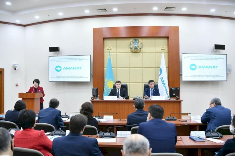 Фракция партии AMANAT обсудила приоритеты Послания Президента