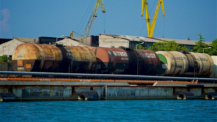 Казахстан сможет перевезти свою нефть в Европу через Грузию