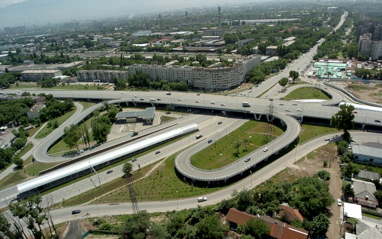 В Алматы продолжаются работы по строительству трех автомобильных развязок