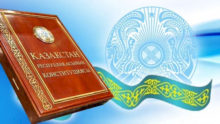 Маршрутом реформ: велопочтальоны пригласили алматинцев на референдум