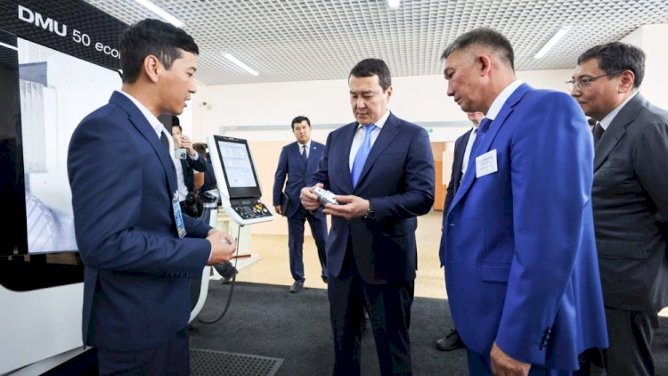 Алихан Смаилов ознакомился с развитием IT-кластера в Алматы