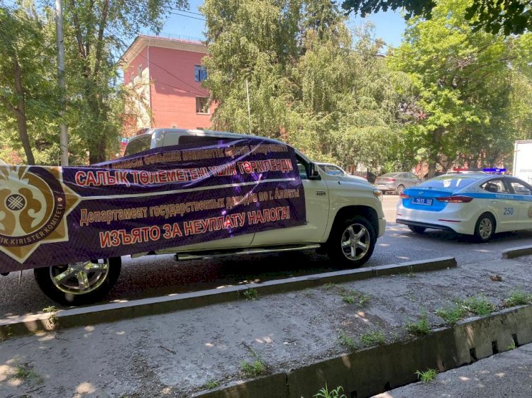 У алматинских водителей изымают автомобили за неуплату налогов
