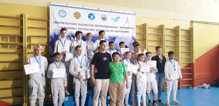 Алматинские спортсмены одержали победу на чемпионате Казахстана по фехтованию