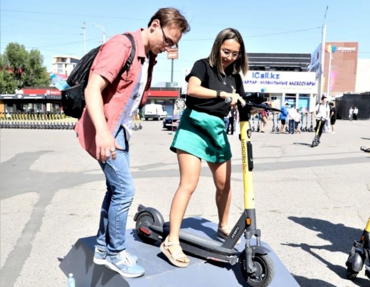 В Алматы открыли школу вождения электросамокатов