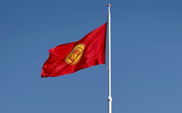 Касым-Жомарт Токаев поздравил Садыра Жапарова и народ КР с Днем независимости