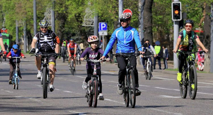 Во время велопробега в Алматы временно перекроют движение по проспекту Аль-Фараби