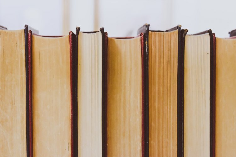 В Алматы вышла книга об истории сказительских традиций казахского устного творчества