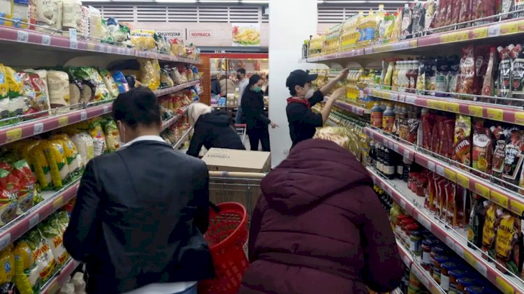 Динамичный прейскурант: корреспонденты «Вечёрки» подсчитали стоимость социальной продуктовой корзины в Алматы