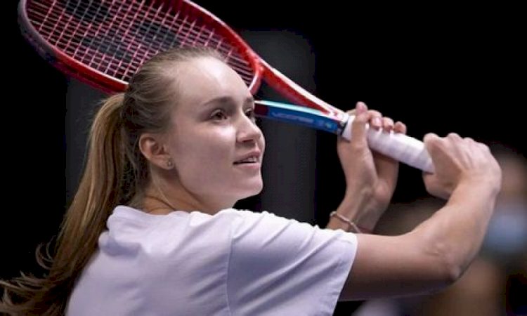Елена Рыбакина стартовала с победы в новом игровом сезоне