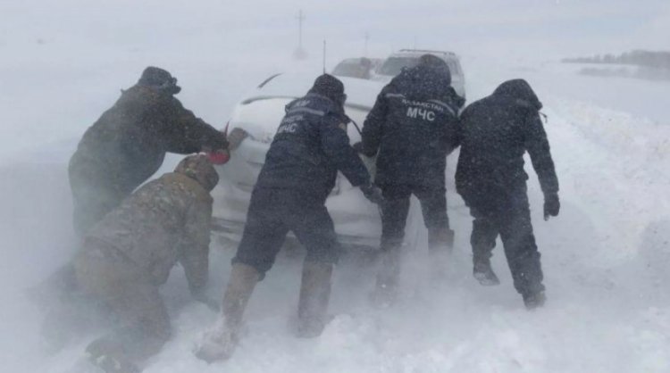 Казахстанским спасателям начнут доплачивать за риски на работе
