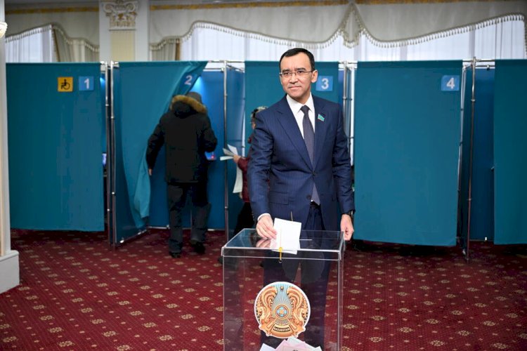 Председатель Сената Парламента проголосовал на выборах
