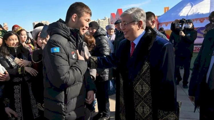 Появилось видео встречи Президента РК с Шавкатом Рахмоновым в Астане