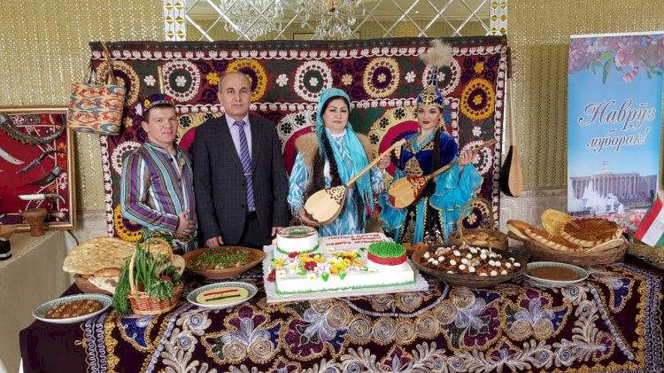 Наступление весны и обновление природы отмечают многие народы Азии