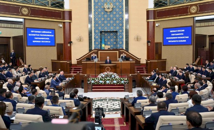 Депутаты Мажилиса принесли присягу