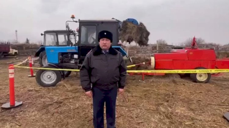 В Абайской области подростка намотало на вал тюковального пресса