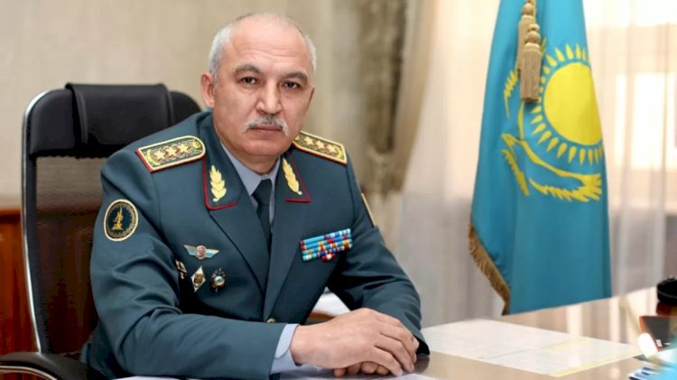 Министр обороны поздравил с Днем государственных символов