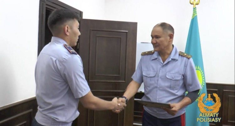 Алматинский полицейский победил в конкурсе художественной самодеятельности