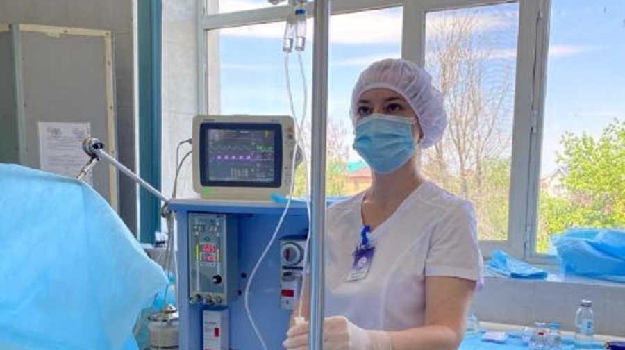 Более 190 тысяч медицинских сестер и братьев в Казахстане отмечают профессиональный праздник