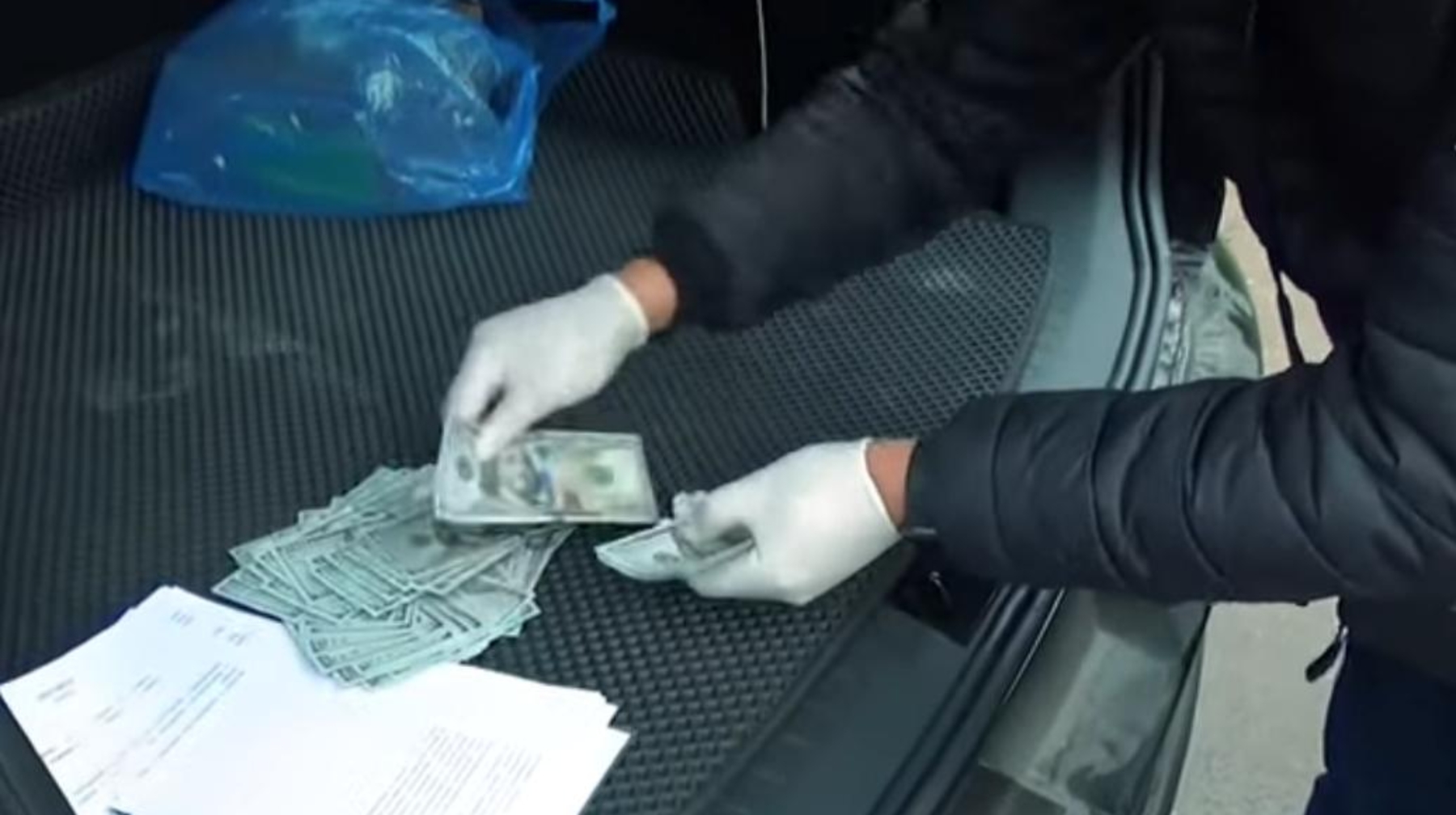 Мошенники, подстрекавшие к даче взятки, осуждены к 10 годам в Астане