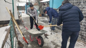 «Помоги ближнему своему»: алматинские волонтеры оказали поддержку 102-летнему ветерану ВОВ