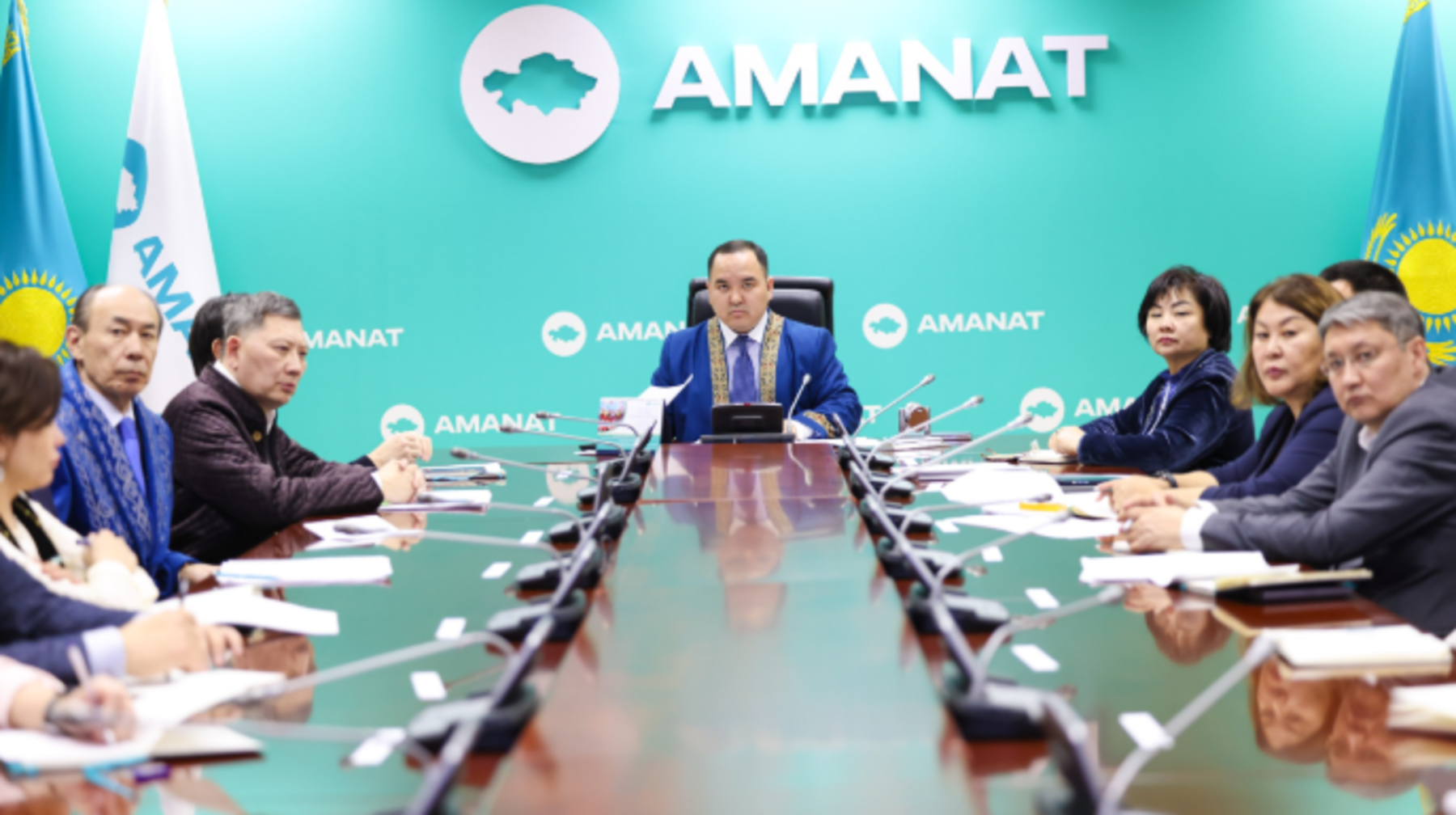  Национальный курултай: партия «AMANAT» системно продвигает народные традиции, ценности и историю