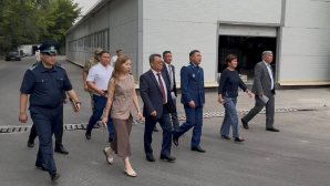 Рабочие профессии в центре внимания: аким Жетысуского района Алматы посетил промышленные объекты