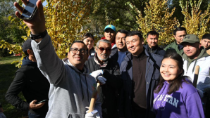 Дархан Сатыбалды принял участие в посадке деревьев в рамках программы «Таза Қазақстан»