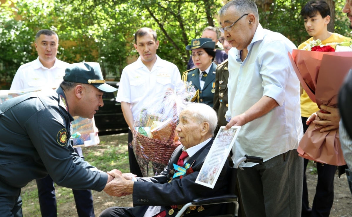 В Алматы почтили 103-летнего героя Великой Отечественной войны