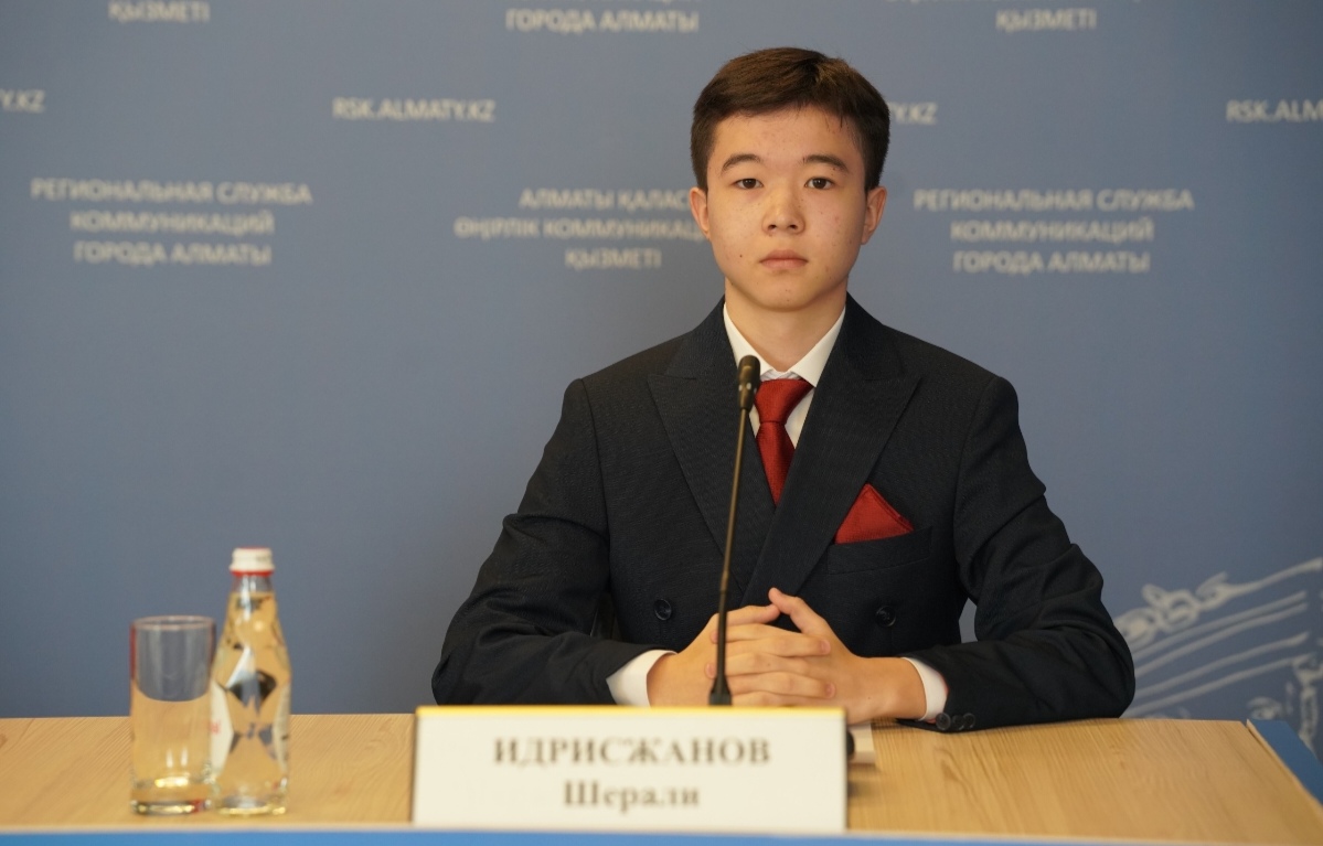 Выпускники алматинских школ набрали 140 и 137 баллов на ЕНТ-2026