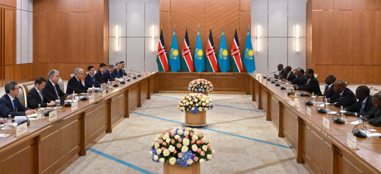 Касым-Жомарт Токаев и Уильям Руто провели переговоры в расширенном составе
